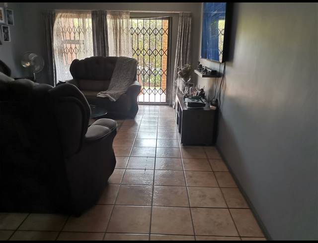2 BEDROOM APARTMENT BLOCK FOR SALE IN SONNEVELD